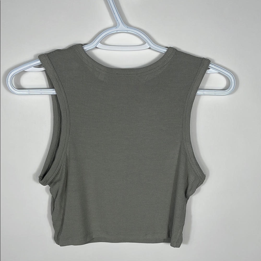 UNLABELED Ribbed Sleeveless Top - Picture 4 of 5
